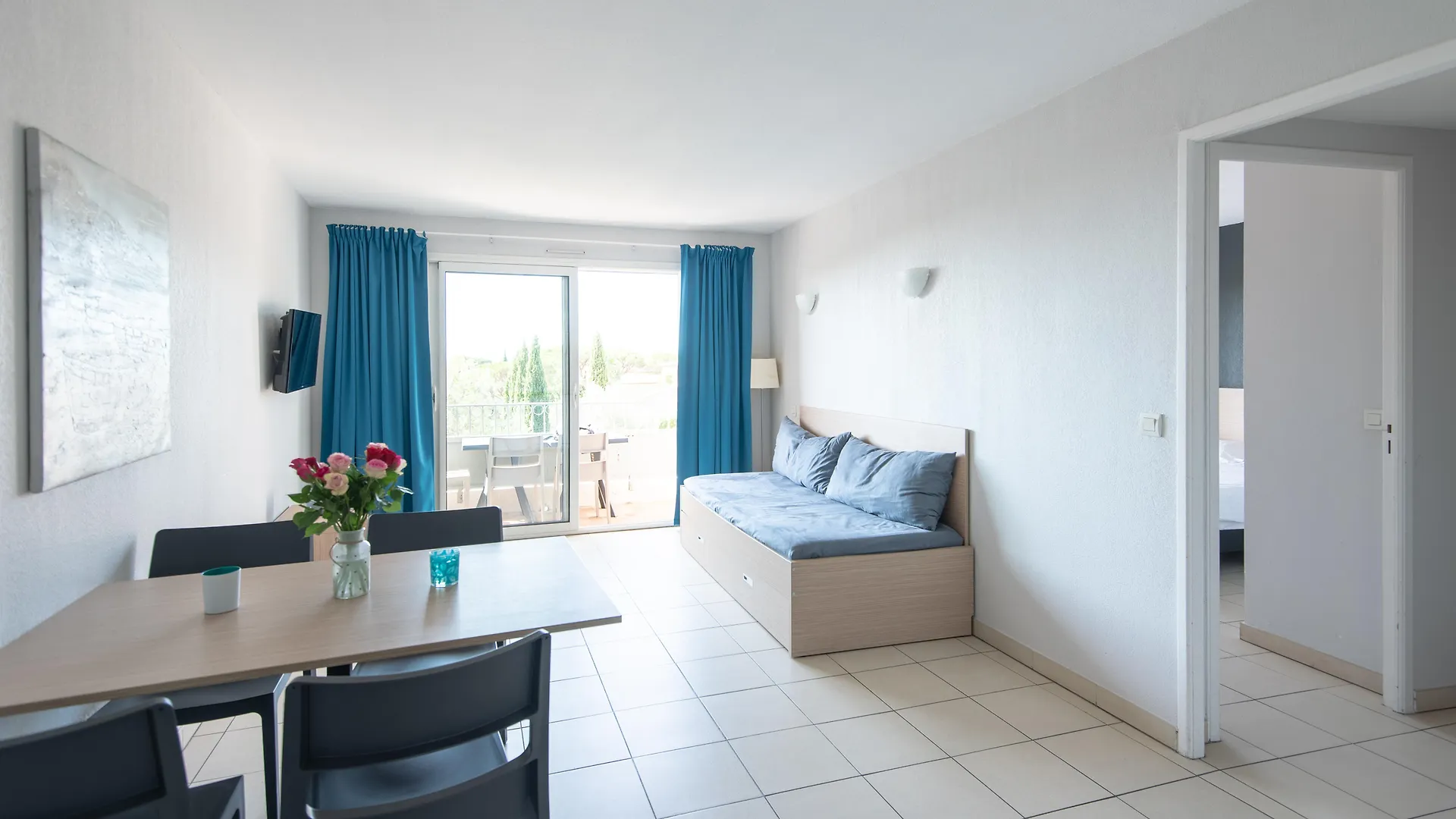 Hotel Zenitude Hôtel-Résidences La Tour de Mare Fréjus