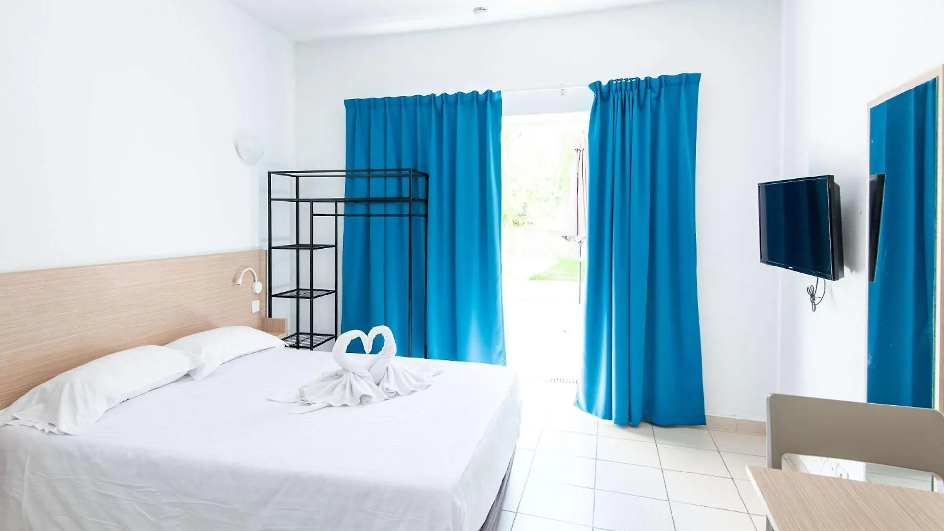 Zenitude Hôtel-Résidences La Tour de Mare Fréjus Hotel