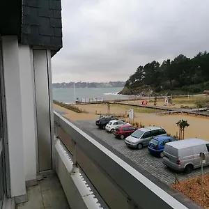 https://appartement-plage-de-kerfany-les-pins.inbrittany.com